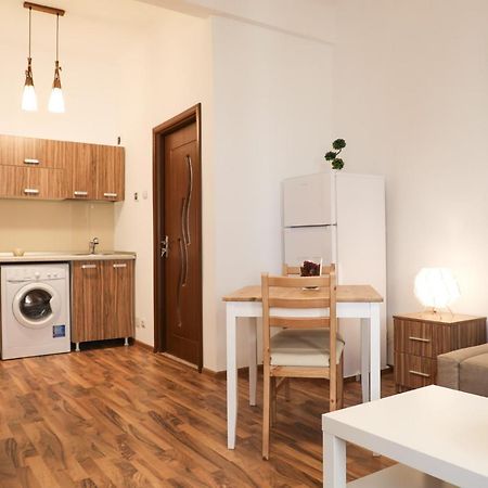 Ultracentral Apartament With Balcony - Old Town Bucarest Extérieur photo