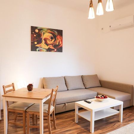 Ultracentral Apartament With Balcony - Old Town Bucarest Extérieur photo