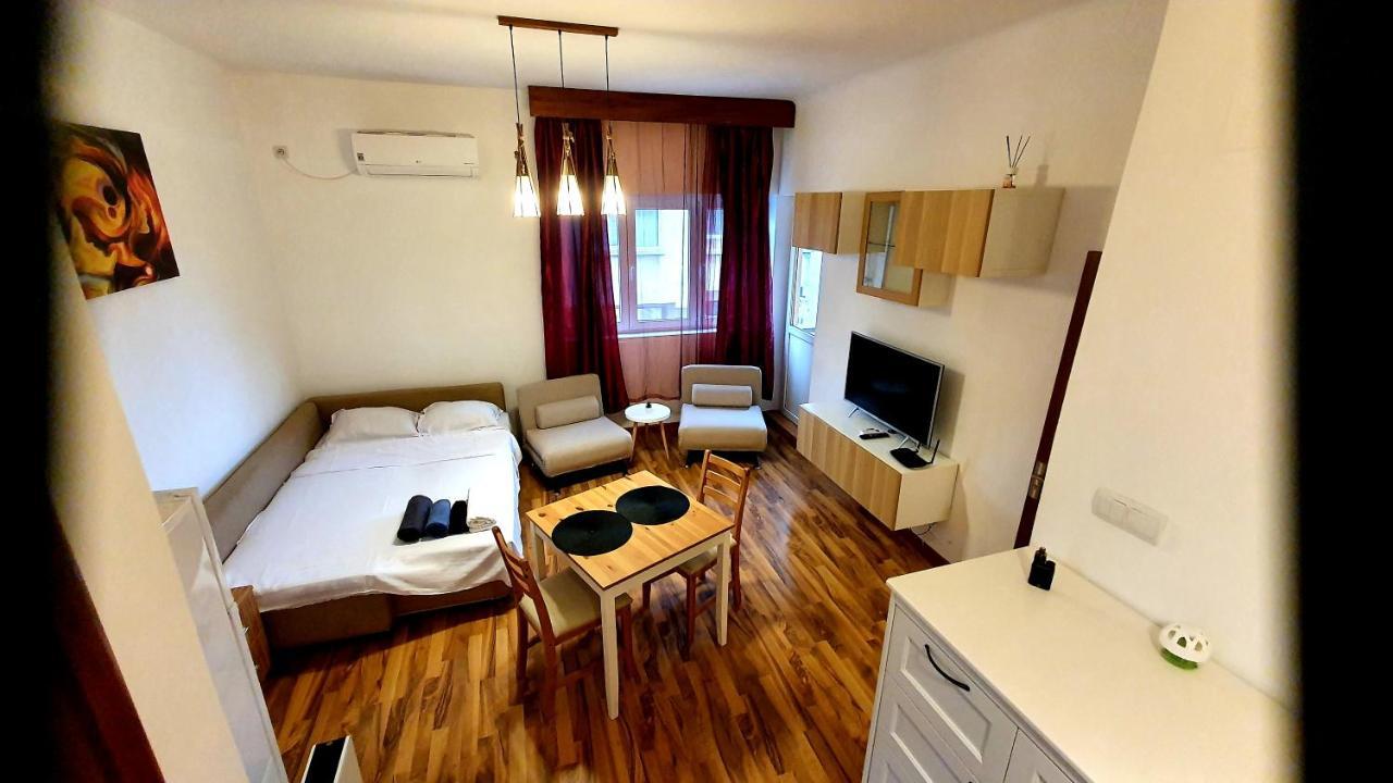 Ultracentral Apartament With Balcony - Old Town Bucarest Extérieur photo